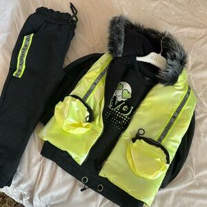 3 piece set Sweater Pants and padded vest 4-5